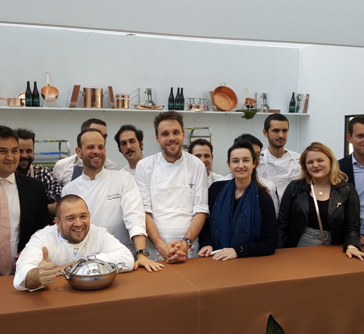 La brigade de Frenchie et Grégory Marchand avec le trophée